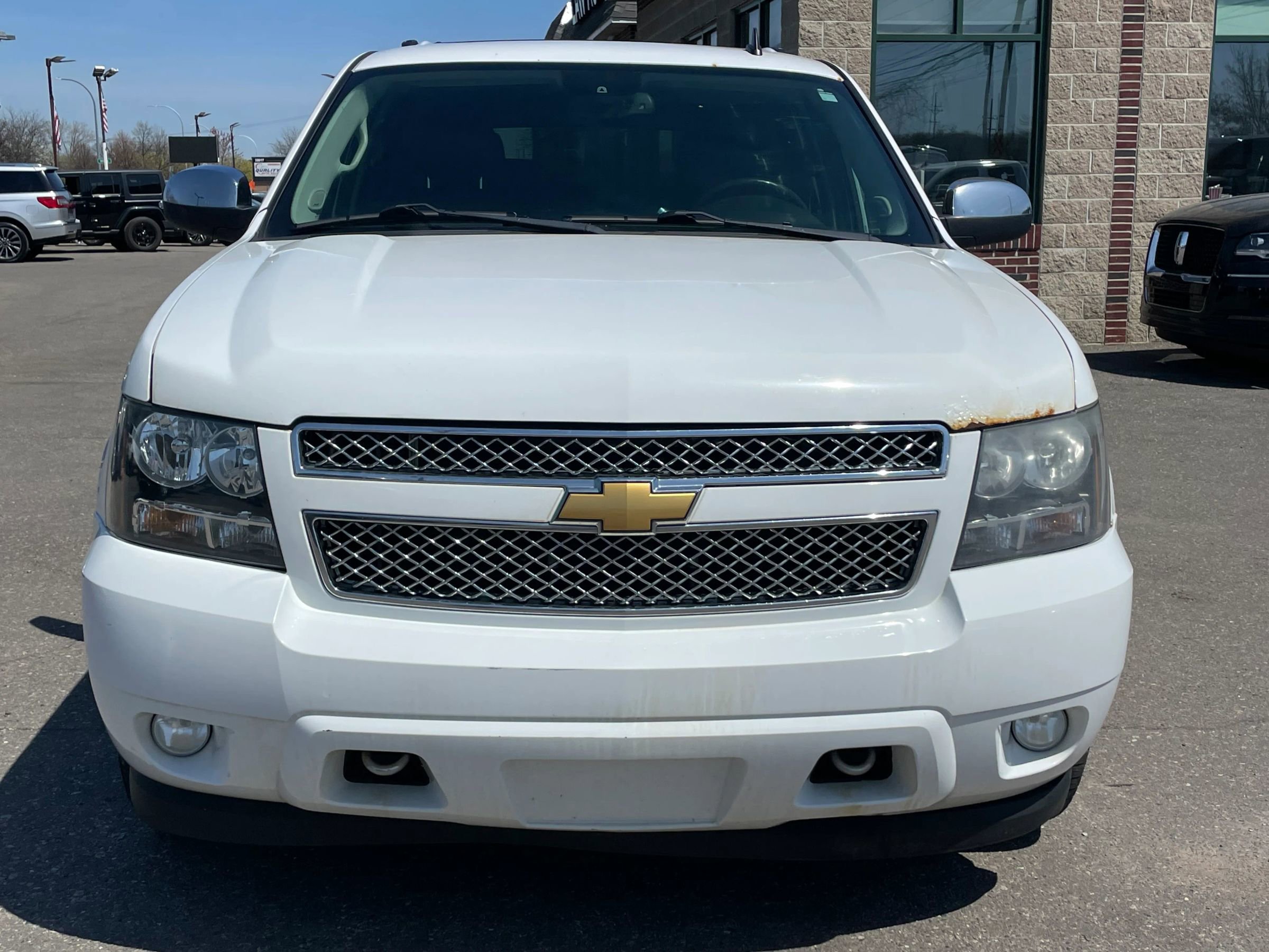 Used 2011 Chevrolet Suburban LTZ image 2