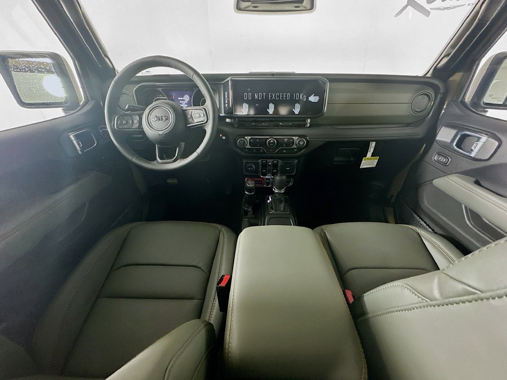 New 2026 Jeep Gladiator Mojave w/ Technology Group AWD/4WD image 9