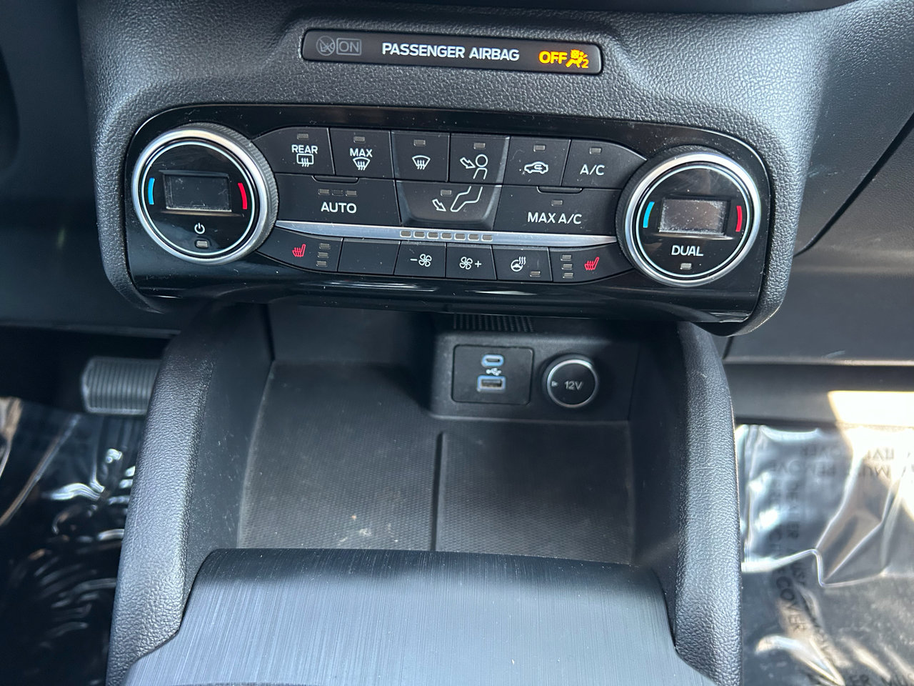 Used 2021 Ford Escape SE w/ Cold Weather Package image 14