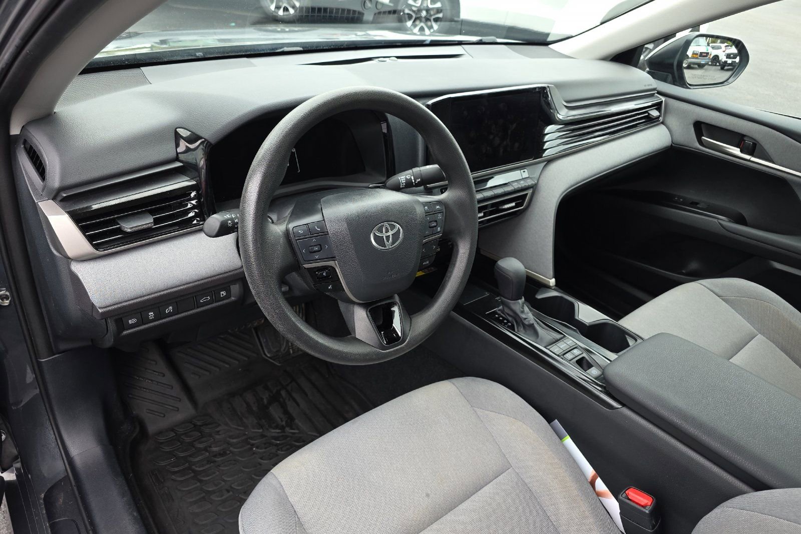Used 2025 Toyota Camry LE AWD/4WD image 9