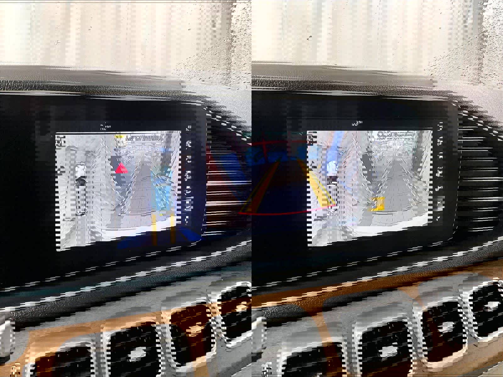 Used 2022 Mercedes-Benz GLE 350 4MATIC image 19