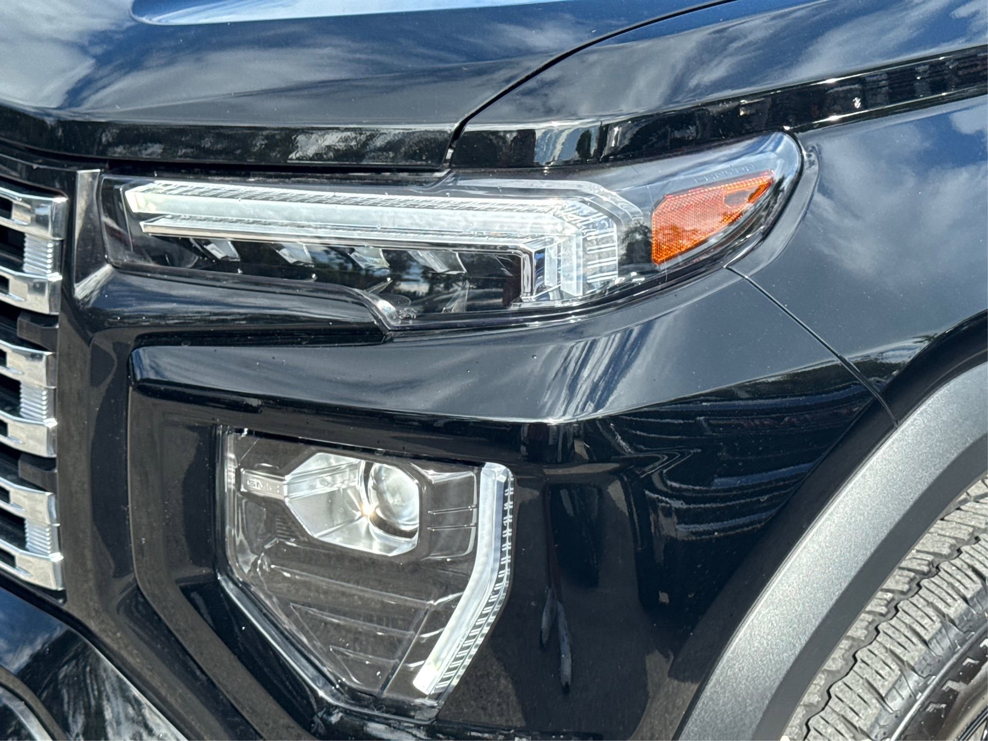 Used 2024 GMC Canyon Denali w/ LPO, Denali Black Edition image 16