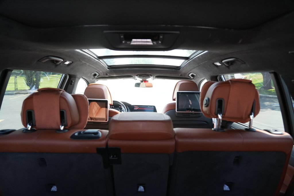Used 2021 BMW X7 xDrive40i w/ M Sport Package AWD/4WD image 26