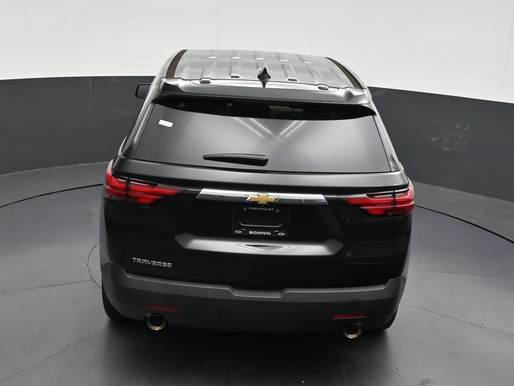 Used 2023 Chevrolet Traverse LS FWD image 19