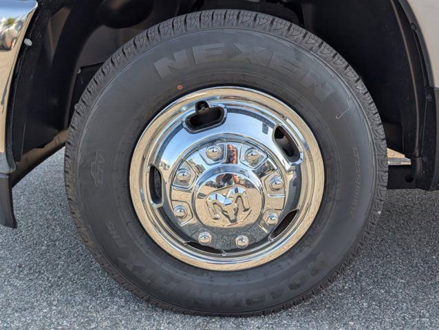 Used 2022 RAM 3500 Tradesman w/ Chrome Appearance Group image 13