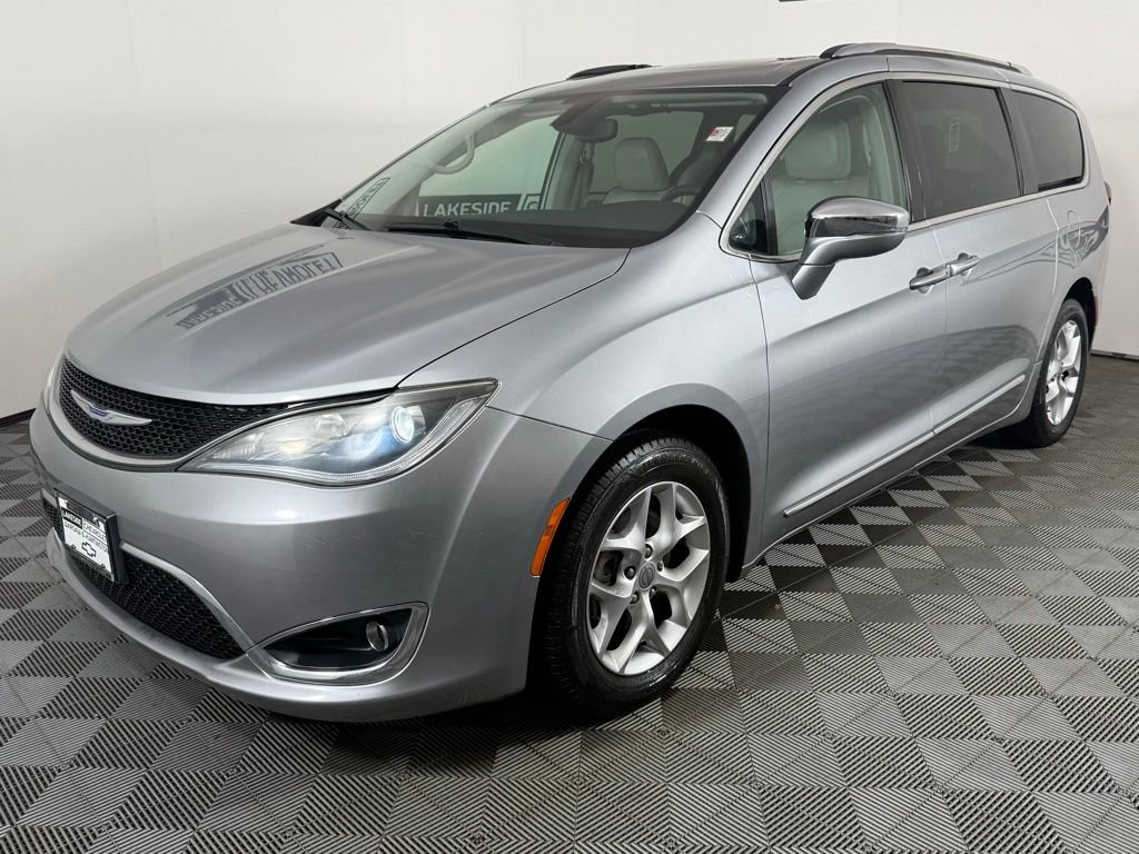 Used 2020 Chrysler Pacifica Limited image 2