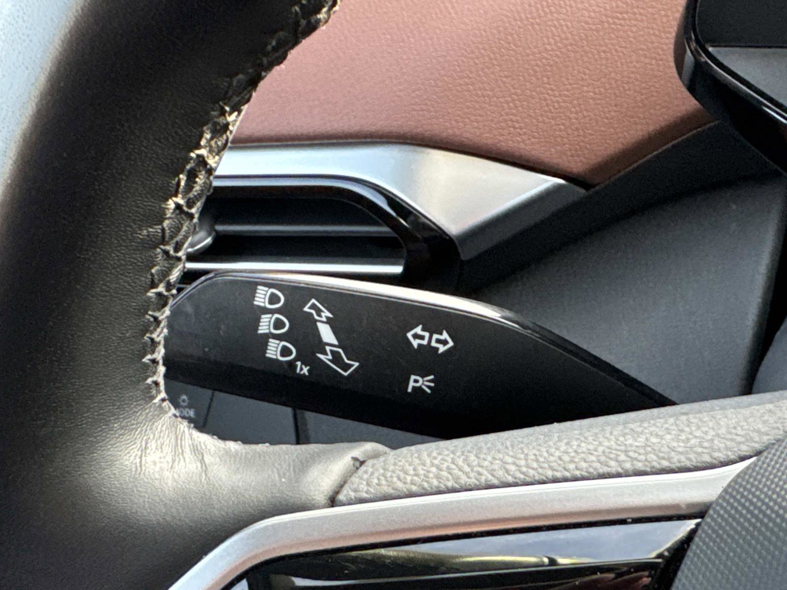 Used 2022 Volkswagen ID.4 Pro S image 29