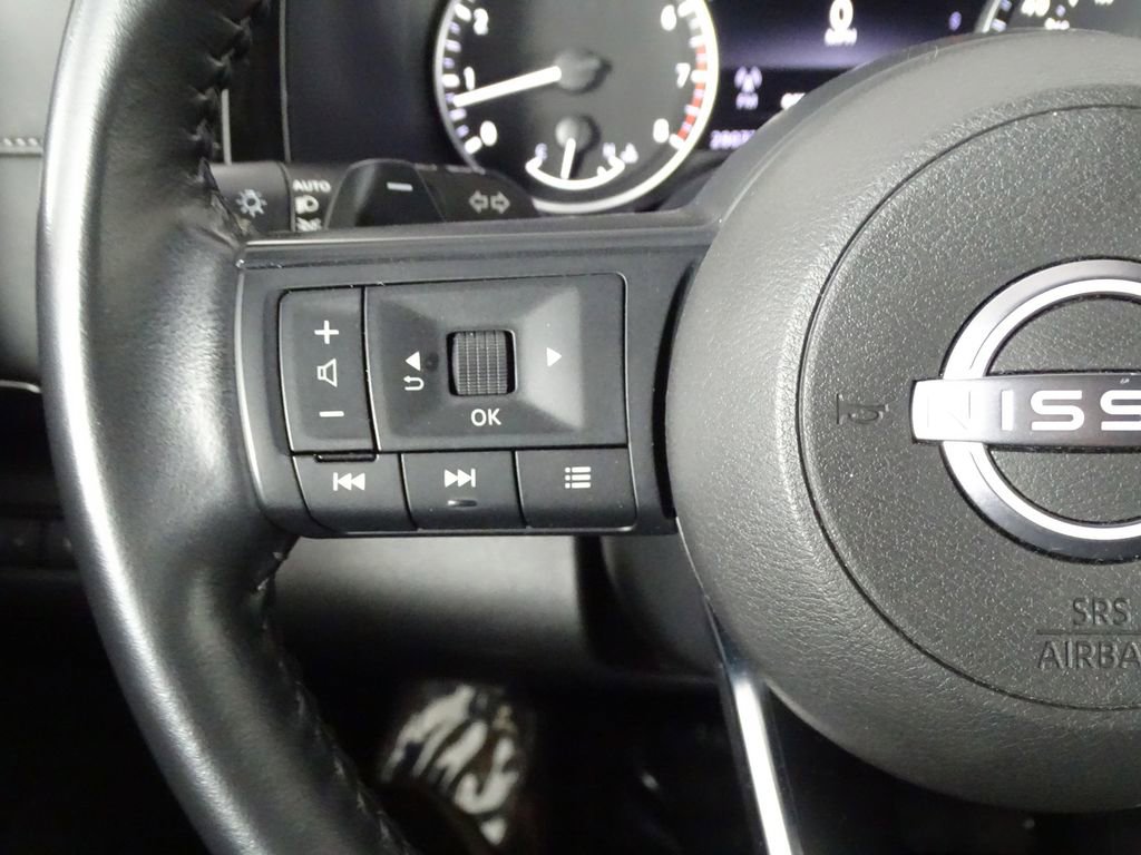 Used 2024 Nissan Pathfinder SV image 23