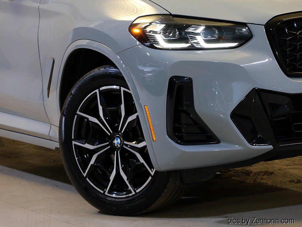 Used 2023 BMW X4 xDrive30i w/ M Sport Package AWD/4WD image 3