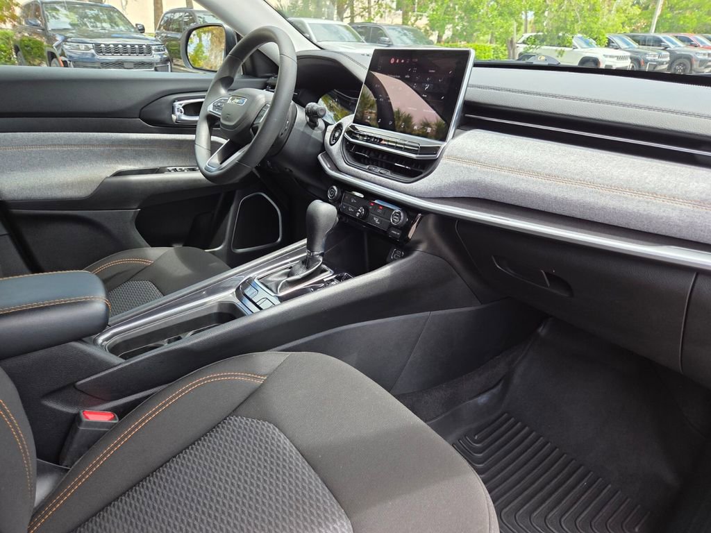 Certified 2022 Jeep Compass Sport image 9