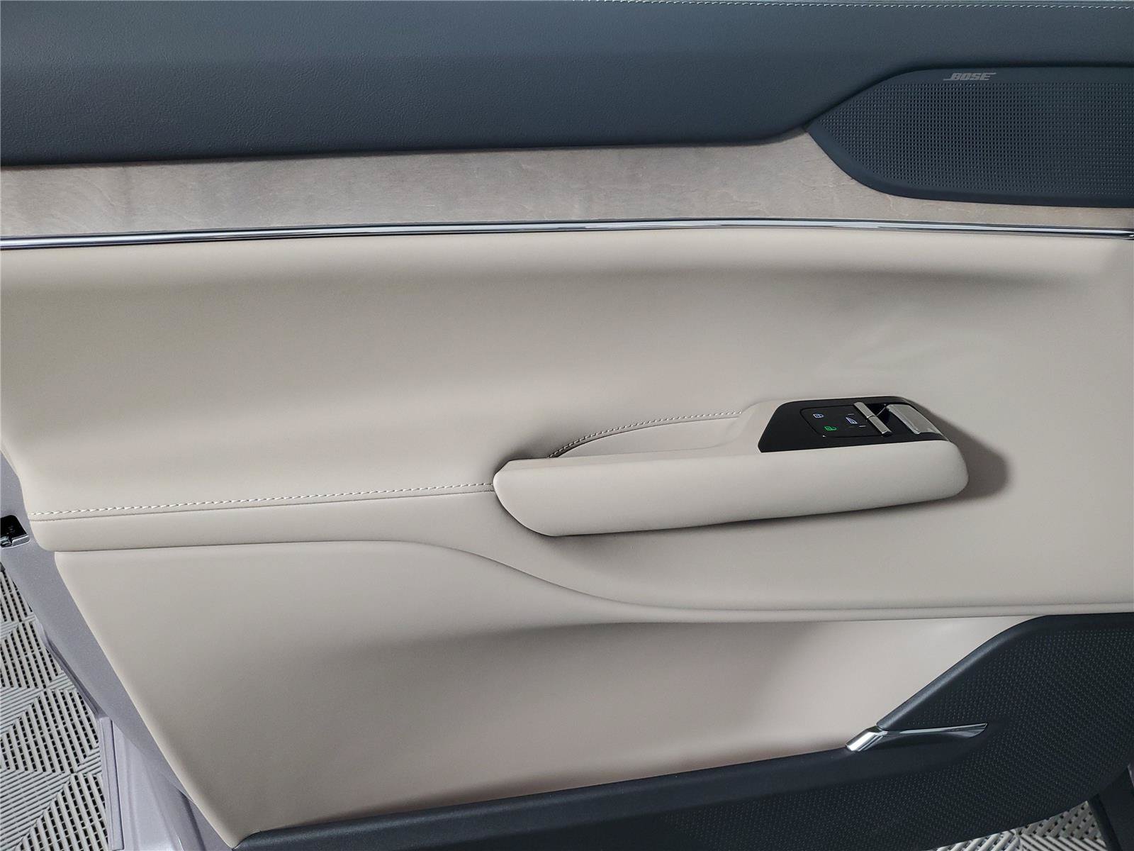 New 2026 Volvo EX90 Plus RWD image 19