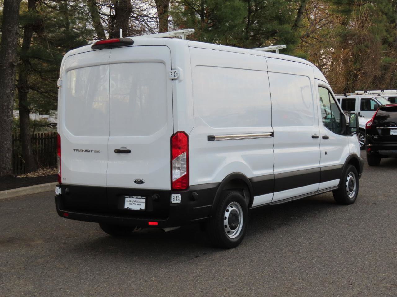 Used 2019 Ford Transit 250 148 Medium Roof RWD image 5