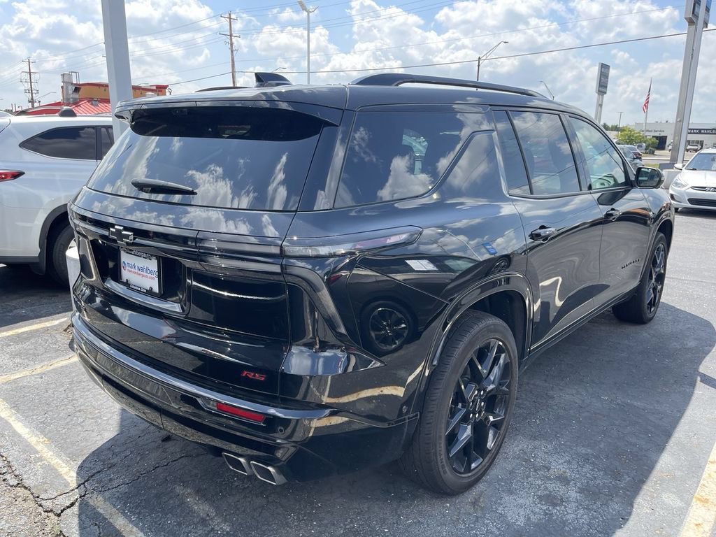 Used 2024 Chevrolet Traverse RS FWD image 12