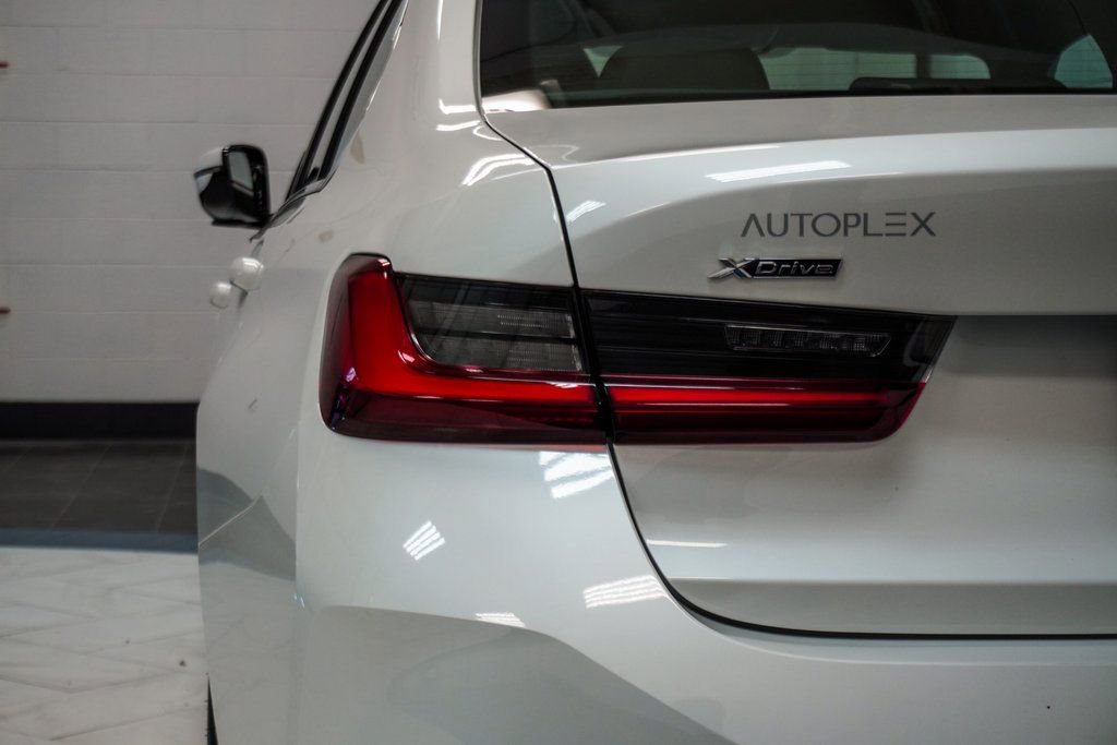 Used 2024 BMW 330i xDrive Sedan AWD/4WD image 14