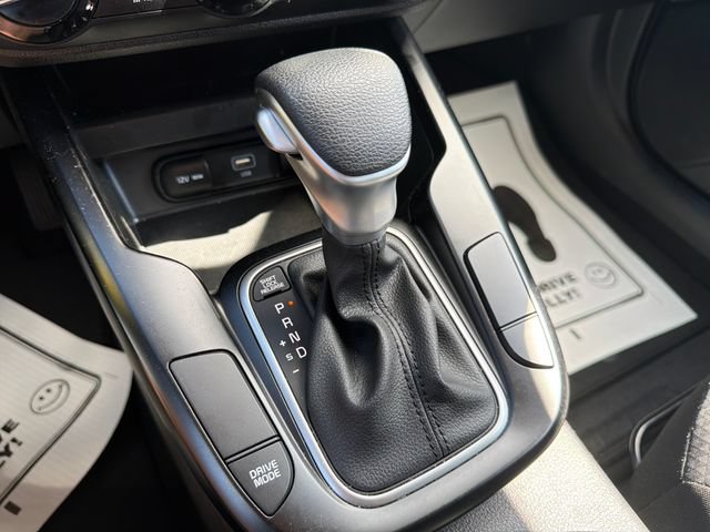 Used 2025 Kia Soul LX w/ LX Technology Package FWD image 22