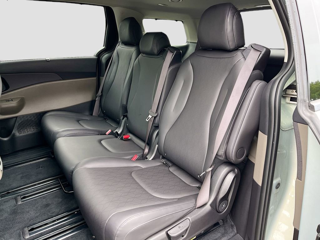 Certified 2025 Kia Carnival SX FWD image 31
