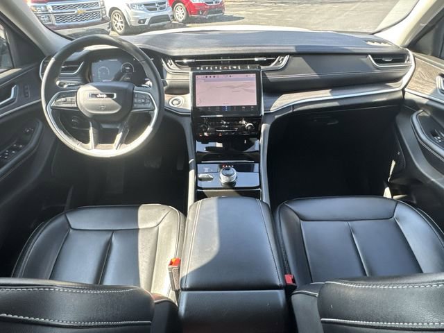 Used 2023 Jeep Grand Cherokee Limited image 21