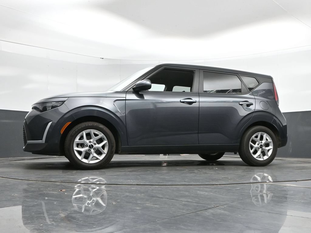 Used 2025 Kia Soul LX w/ LX Technology Package FWD image 42