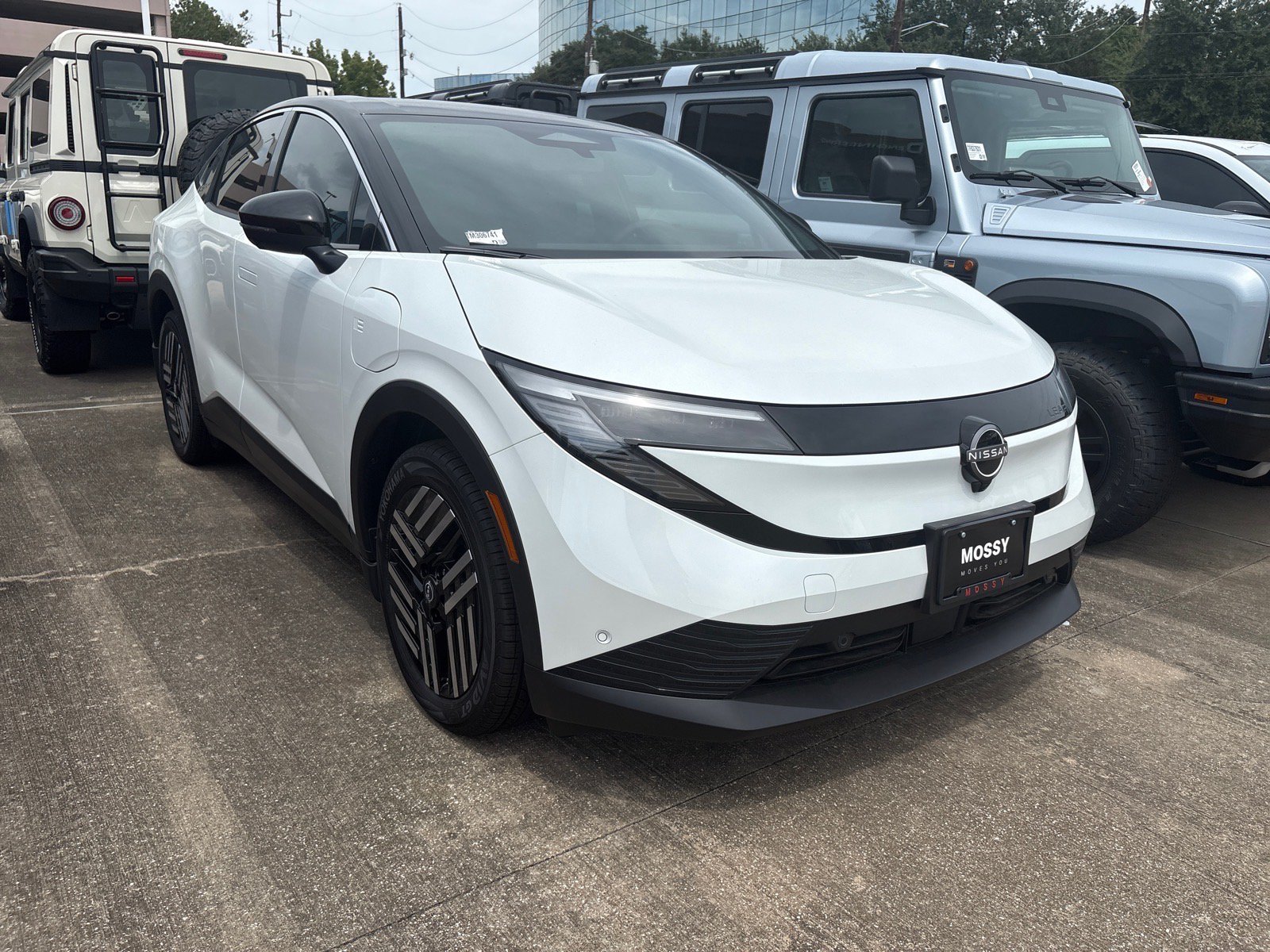 New 2026 Nissan Leaf SV+ w/ Floor Mat Package (SV+) FWD image 1