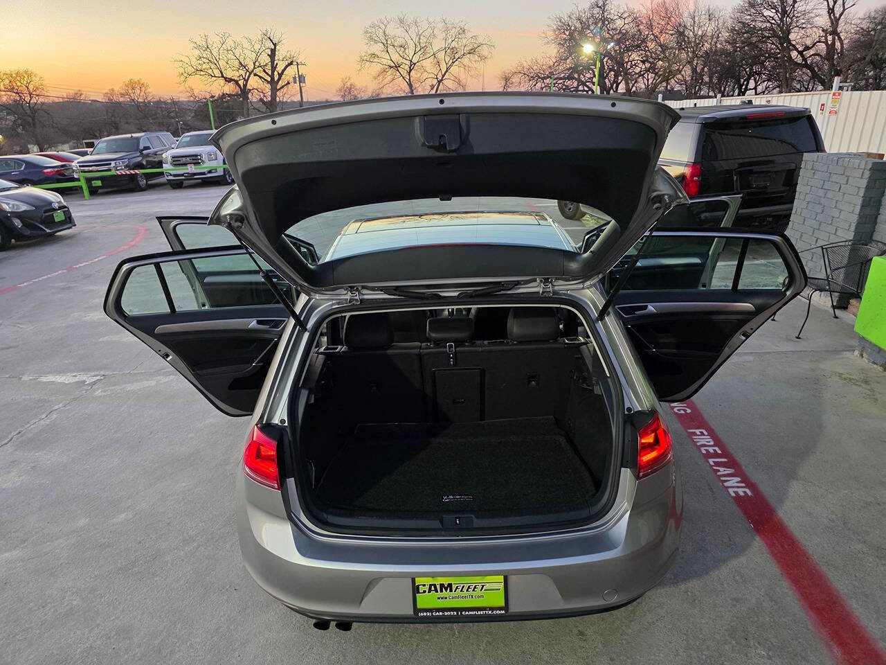 Used 2015 Volkswagen Golf S image 49