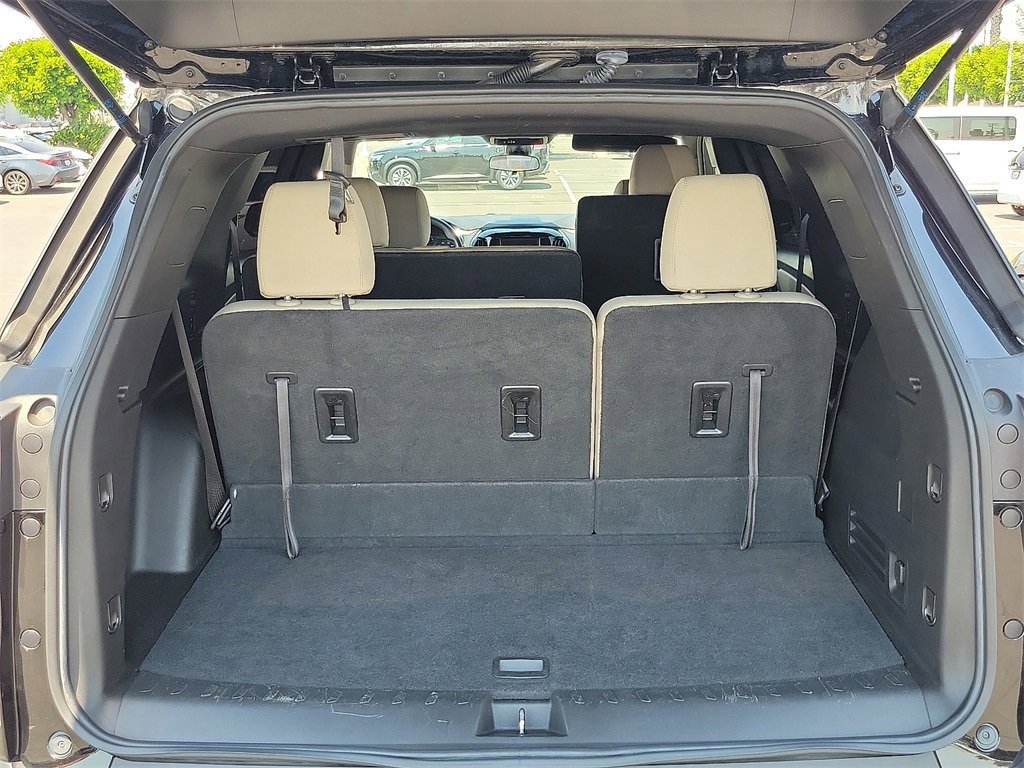 Used 2022 Chevrolet Traverse LS image 25
