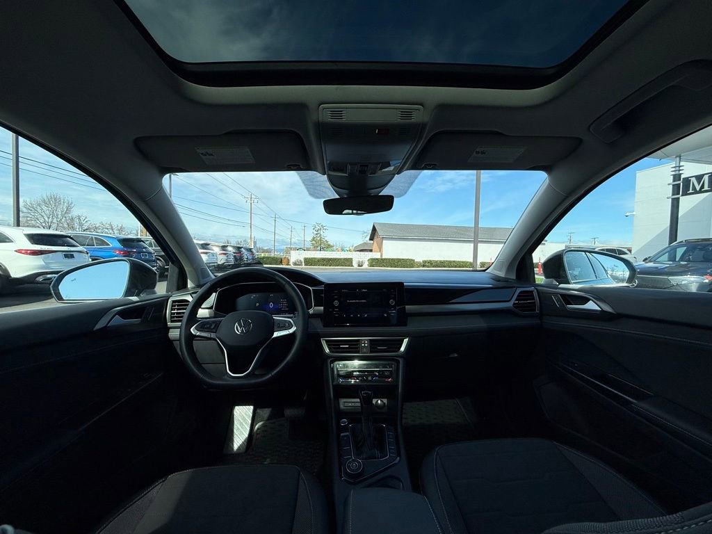 Used 2025 Volkswagen Taos SE image 16
