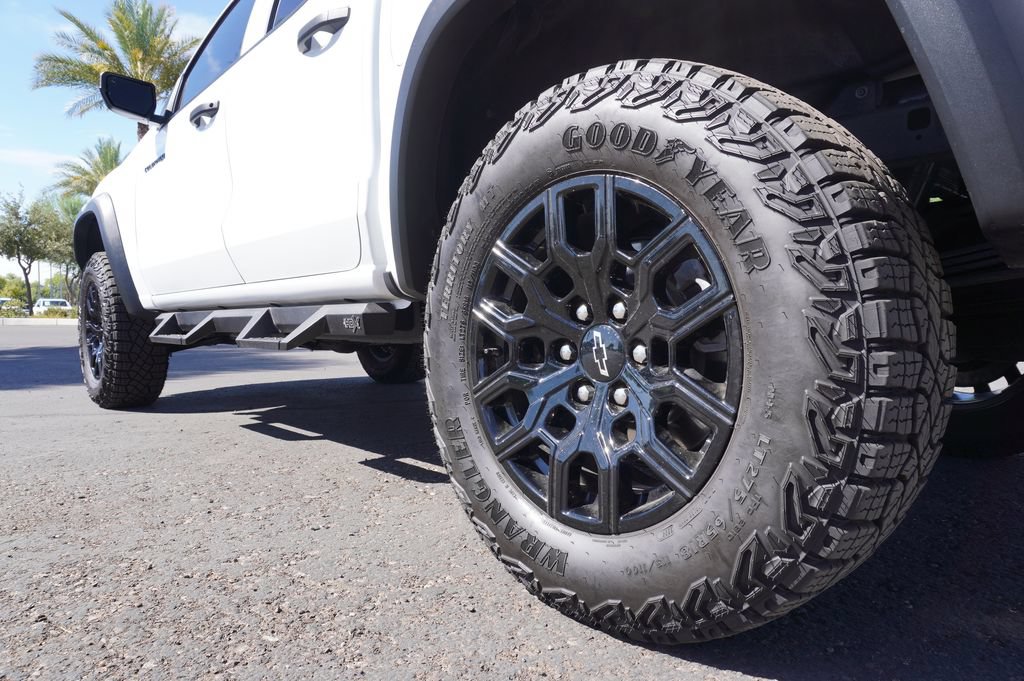 Used 2025 Chevrolet Colorado Trail Boss AWD/4WD image 6