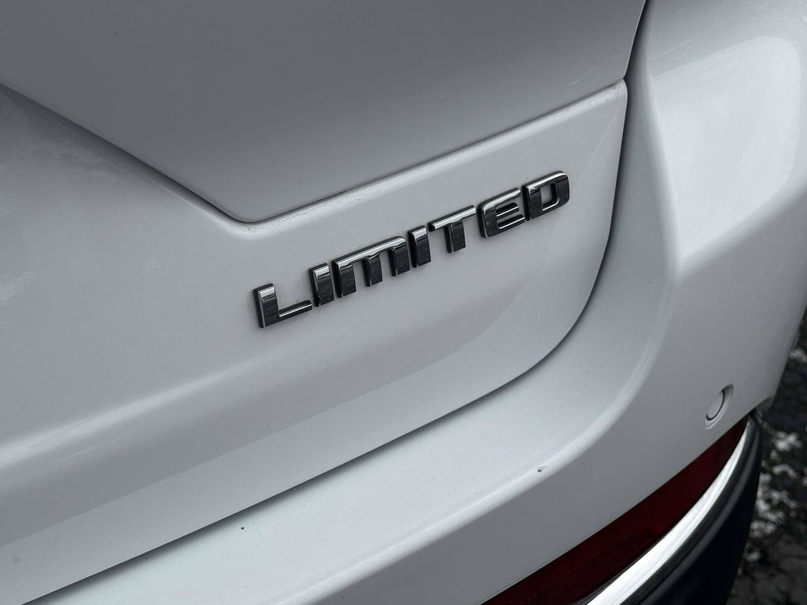 Used 2023 Jeep Grand Cherokee Limited image 10