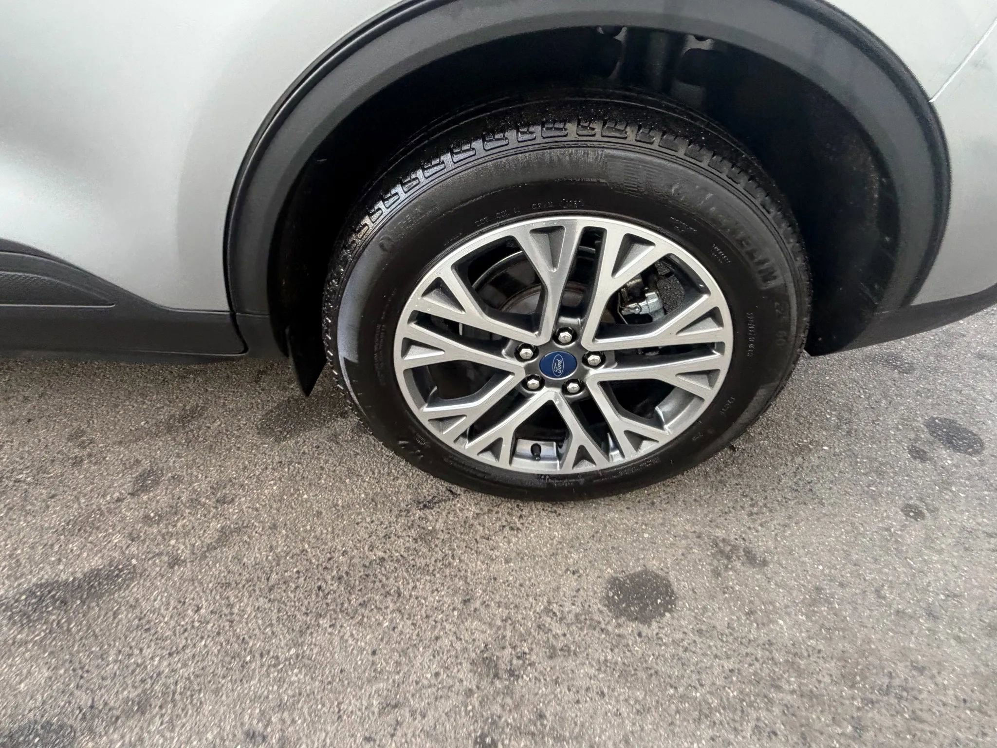 Used 2021 Ford Escape SEL image 9