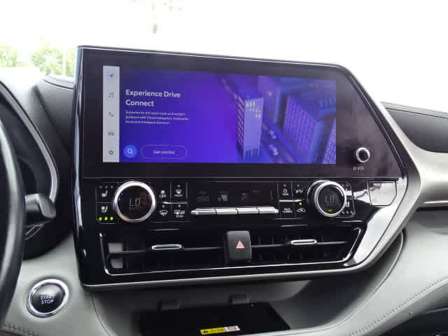 Used 2023 Toyota Highlander Limited FWD image 28