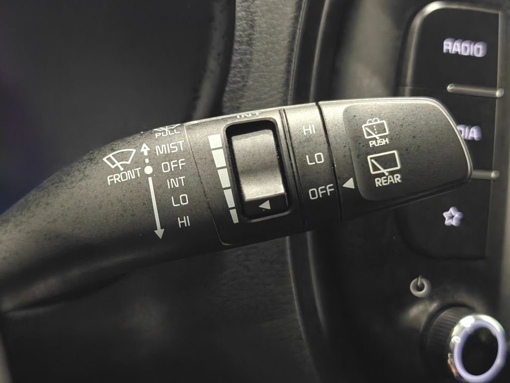 Used 2025 Kia Soul LX w/ LX Technology Package FWD image 33