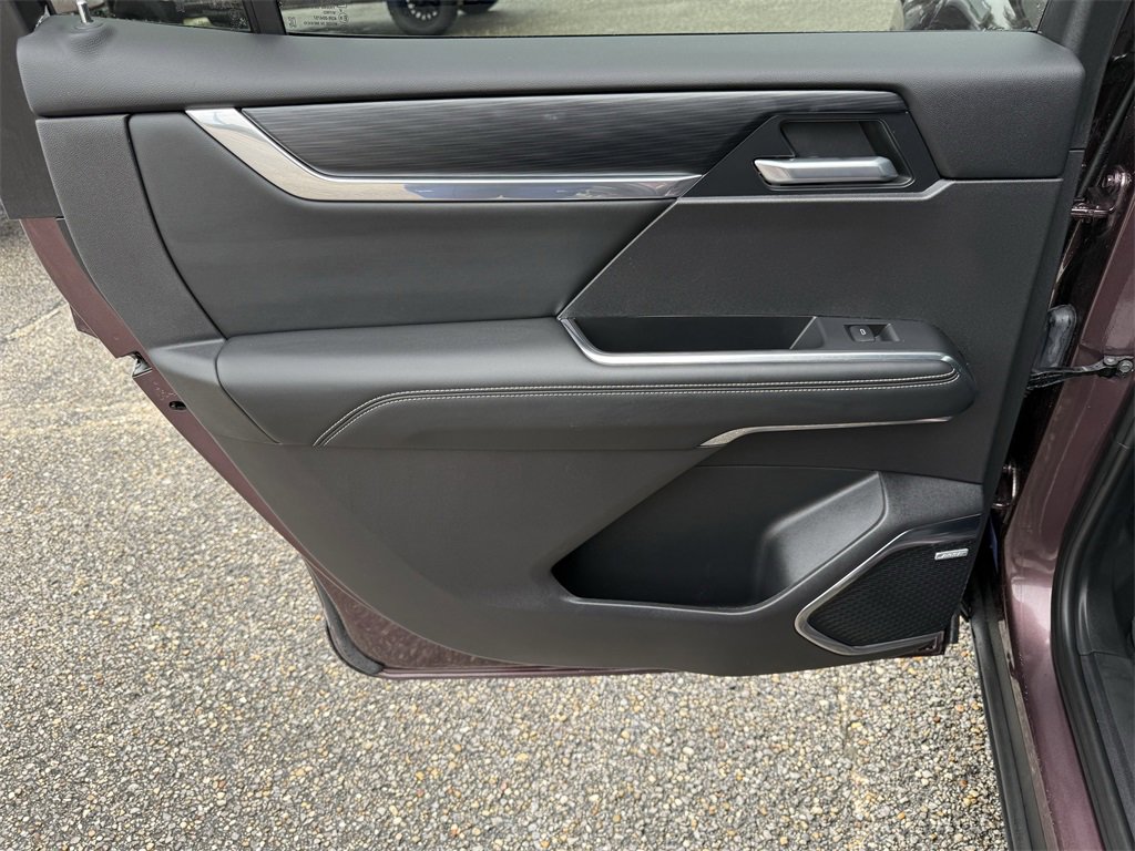 Used 2025 GMC Acadia Elevation image 32