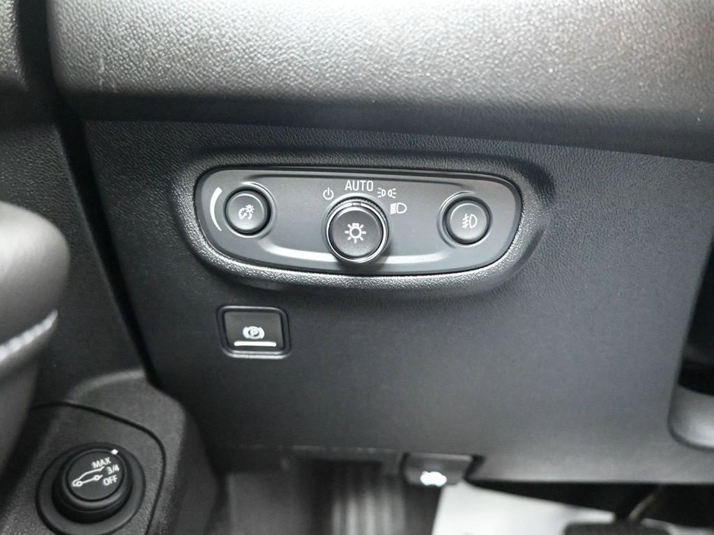 Certified 2024 GMC Terrain SLT w/ Infotainment Package II image 13