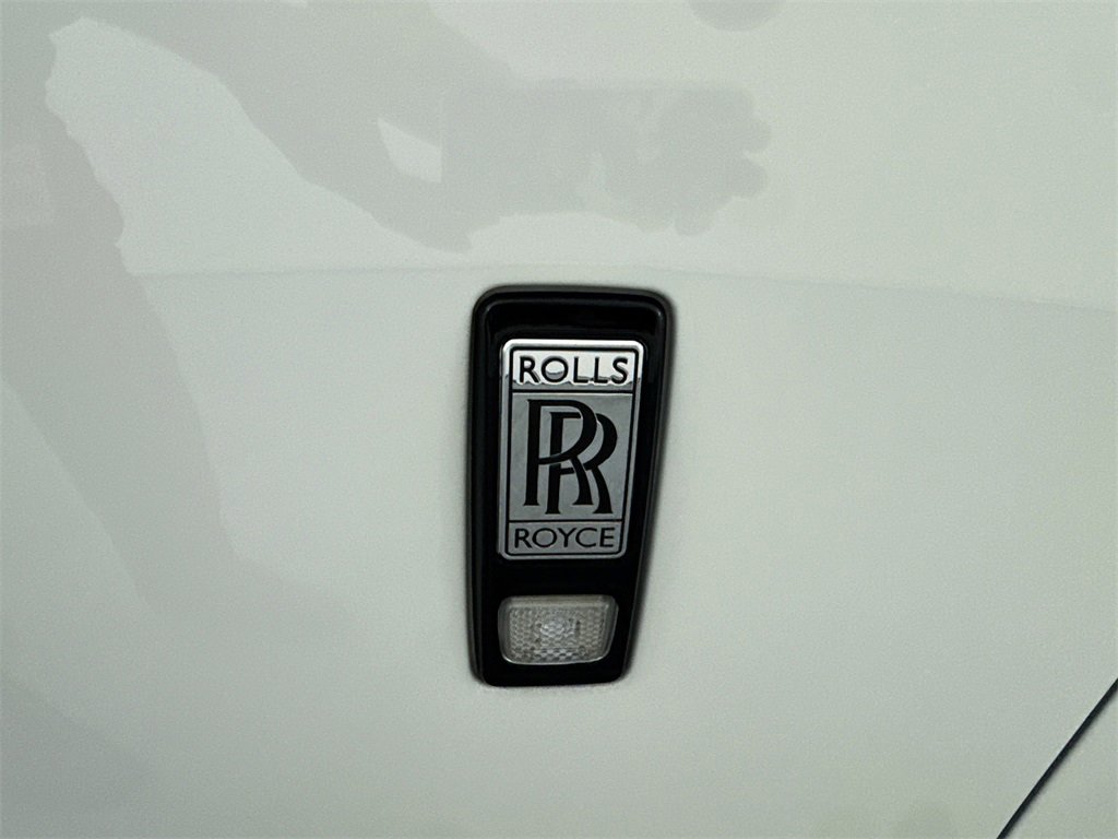 Used 2025 Rolls-Royce Spectre image 37