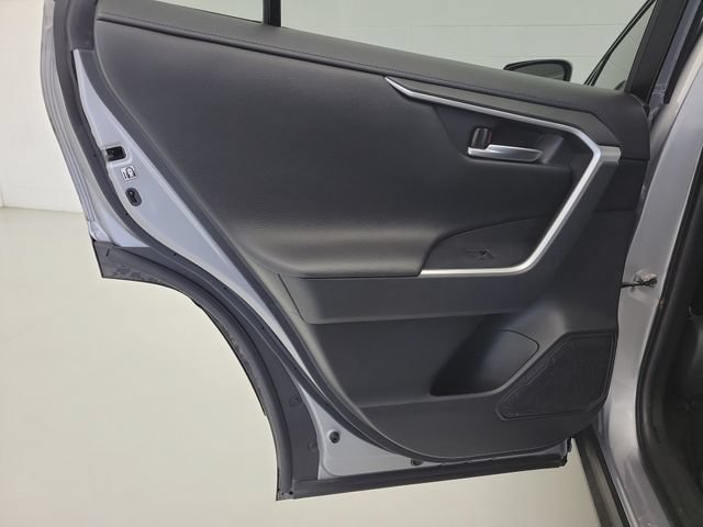 Used 2020 Toyota RAV4 XSE AWD/4WD image 16