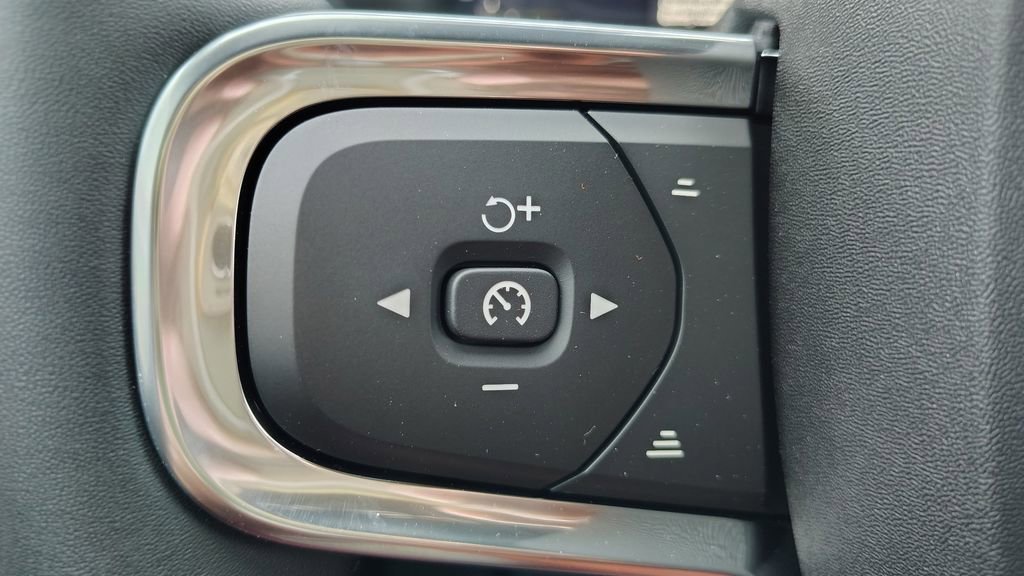 New 2026 Volvo XC40 B5 Ultra w/ Climate Package image 15