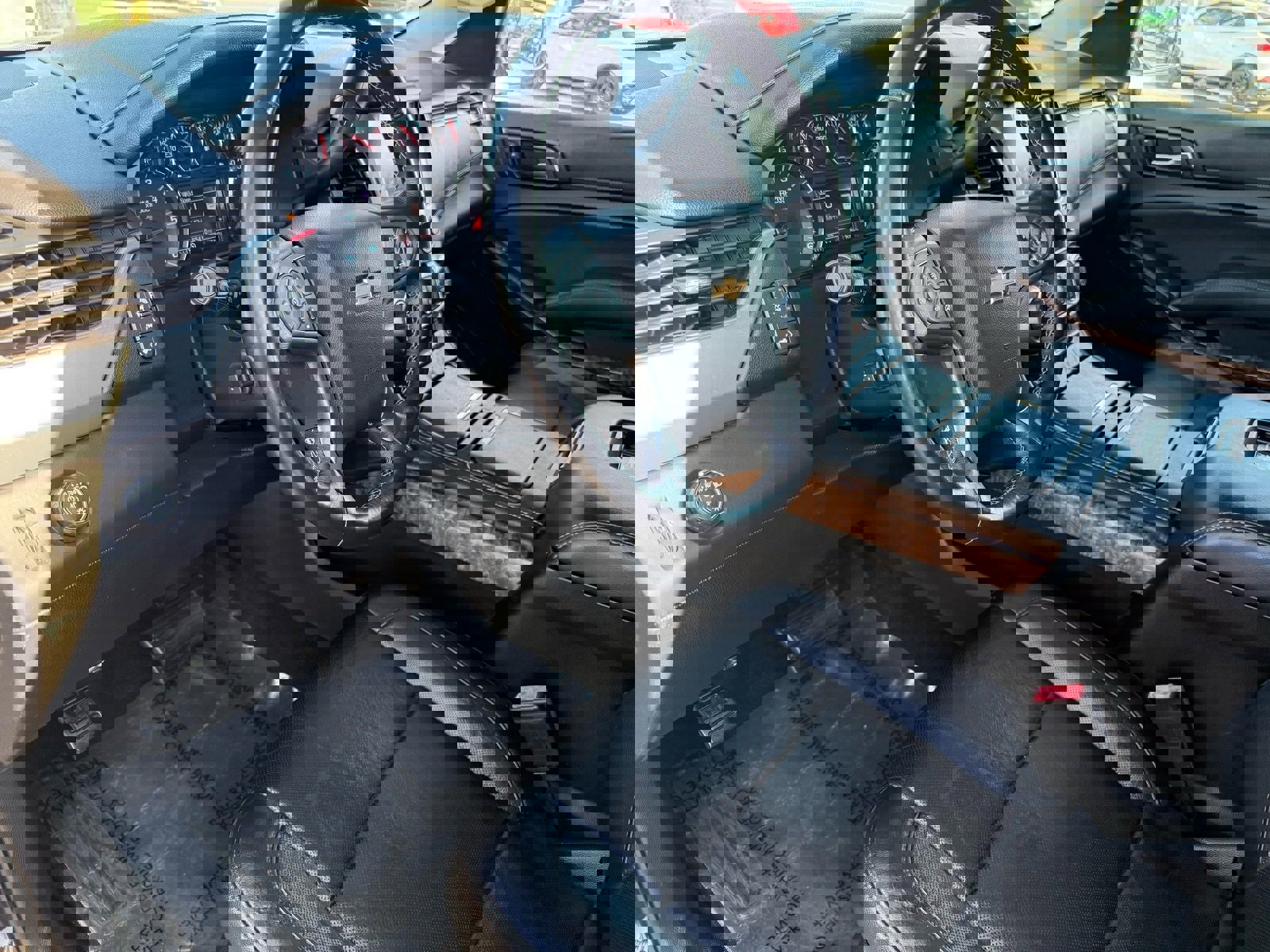 Used 2018 Chevrolet Suburban Premier image 13