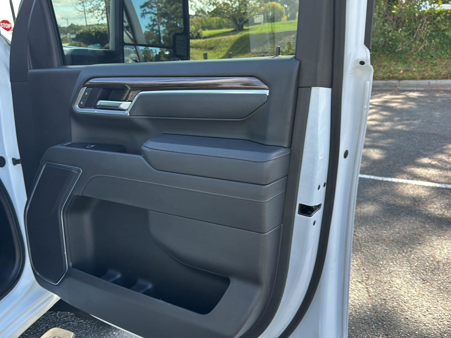 Used 2025 Chevrolet Silverado 2500 LT image 12