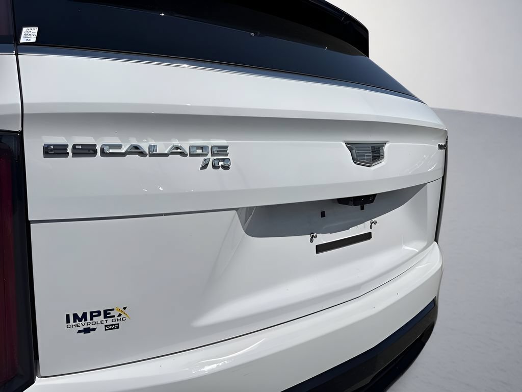 Used 2025 Cadillac Escalade IQ Luxury 2 w/ LPO, Premium Carpet Package AWD/4WD image 44