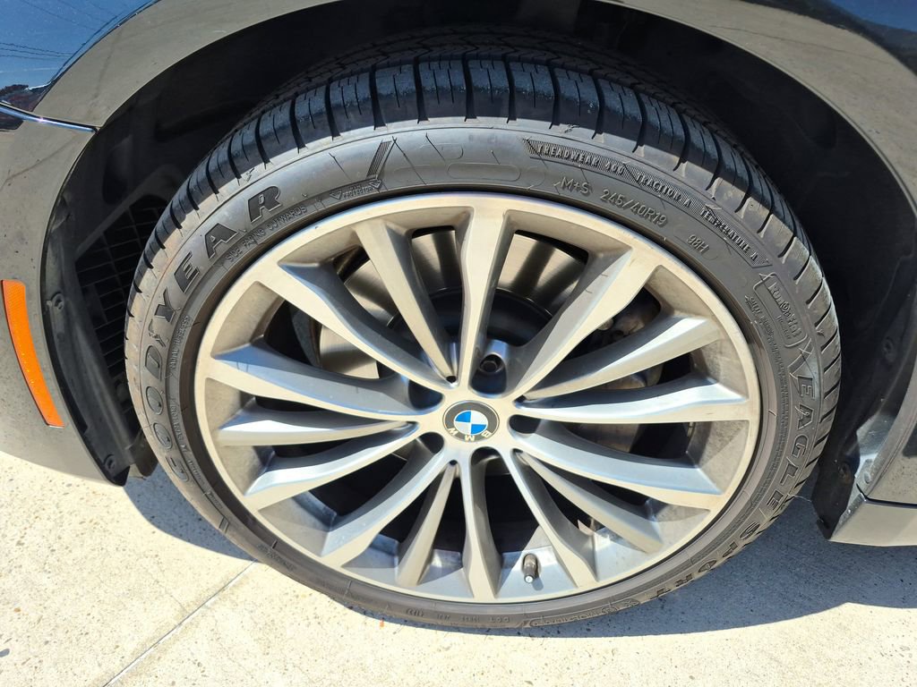 Used 2021 BMW 530i xDrive w/ Premium Package image 49