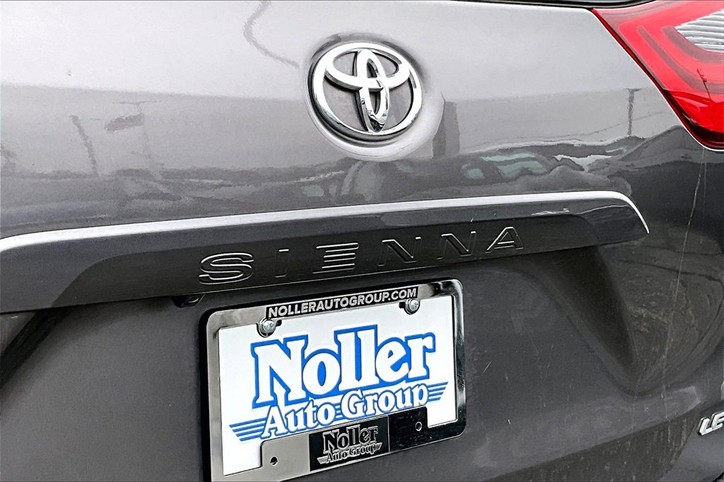 Used 2020 Toyota Sienna LE image 8