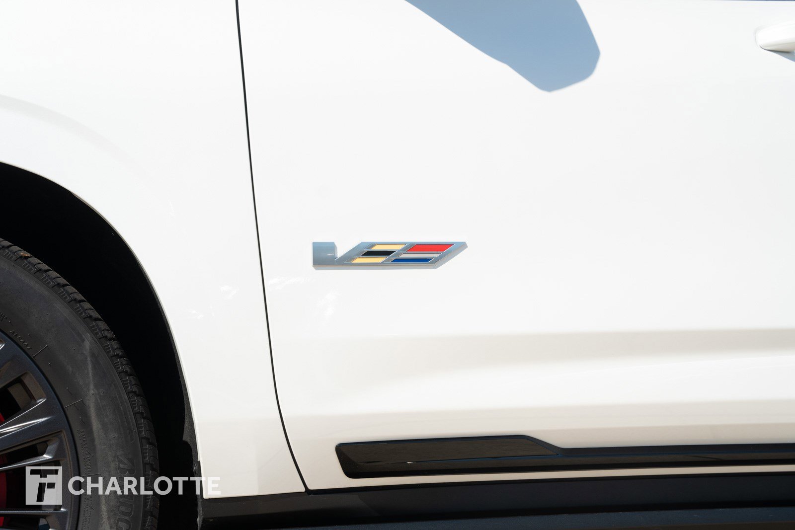 Used 2023 Cadillac Escalade V w/ LPO, ONYX Package image 6