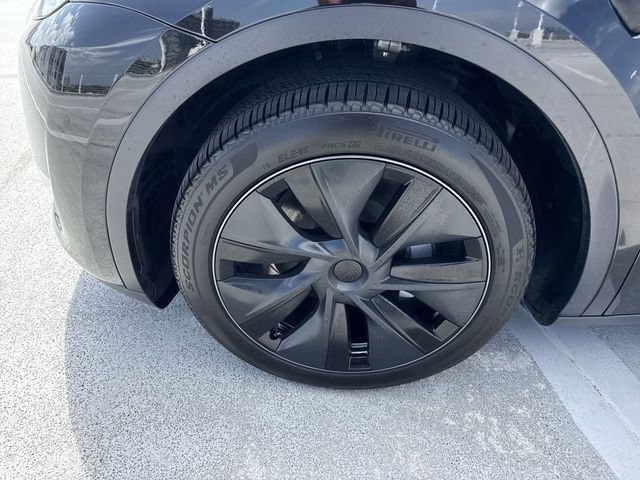 Used 2025 Tesla Model Y Long Range AWD/4WD image 10