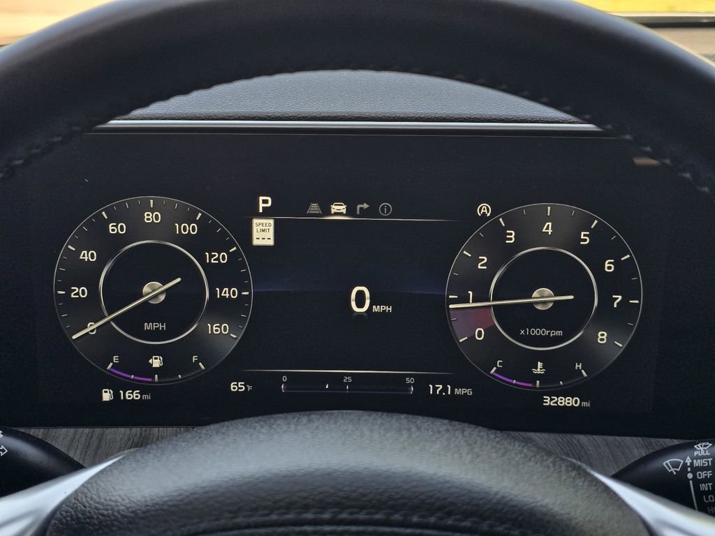 Used 2024 Kia Telluride SX w/ Towing Package FWD image 18