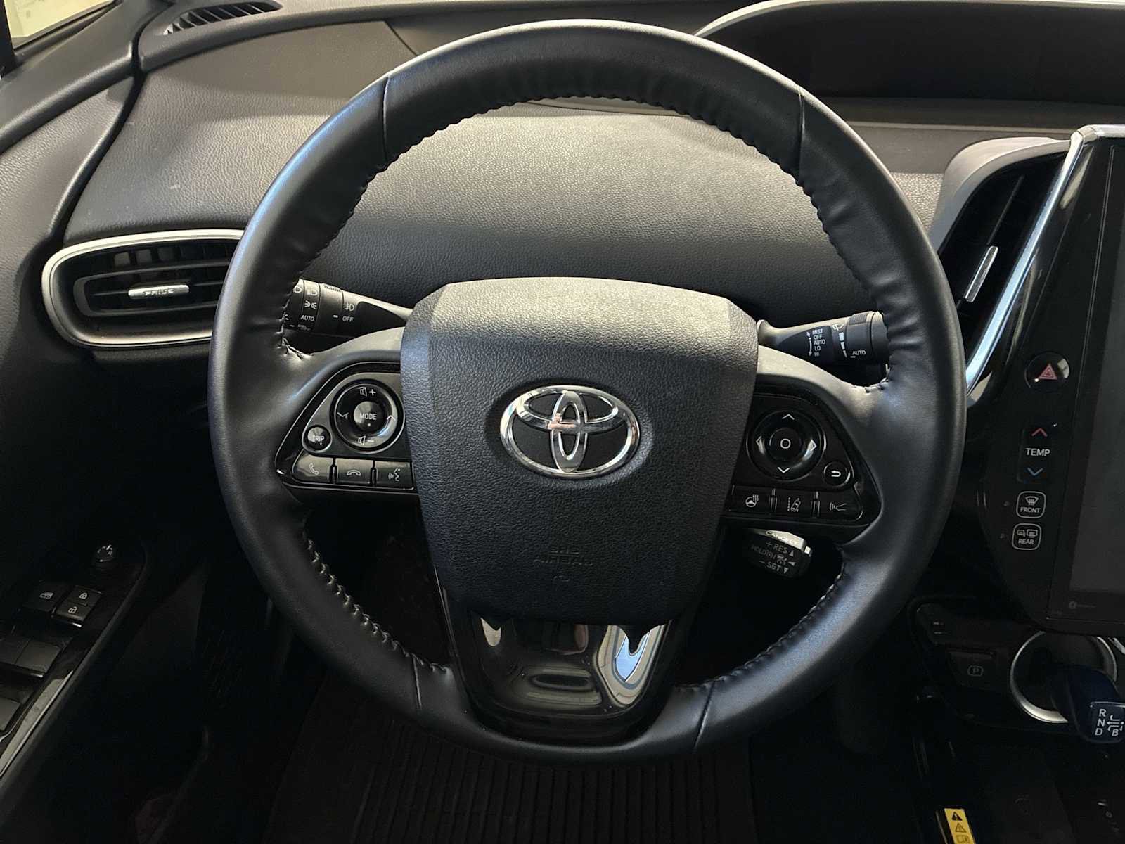 Used 2021 Toyota Prius Prime Limited image 11