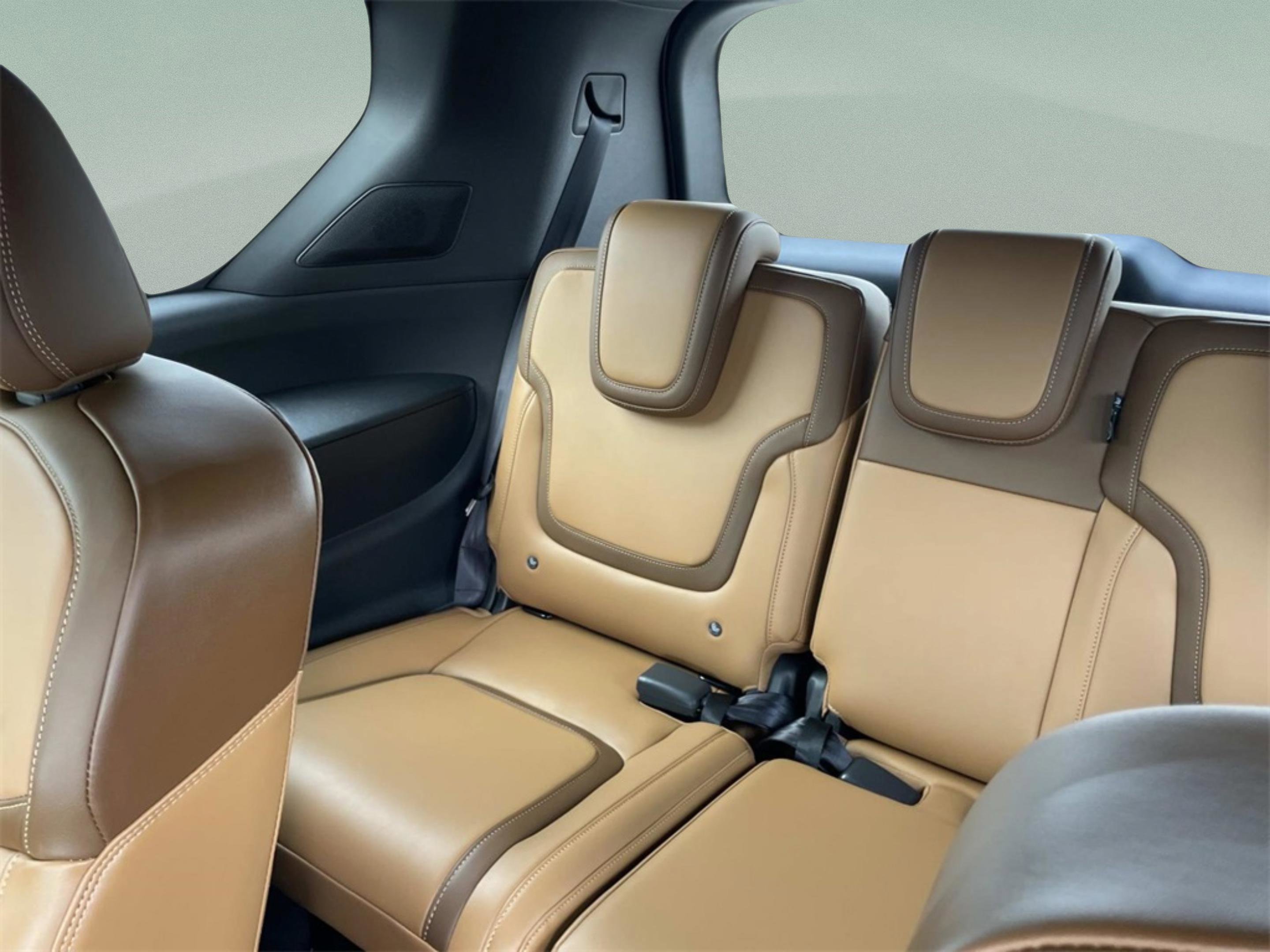 New 2026 Nissan Armada SL w/ Captain's Chari Seat Package image 10