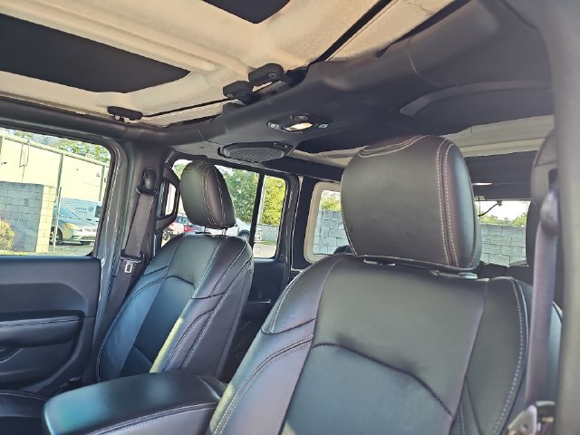 Used 2018 Jeep Wrangler Unlimited Sahara AWD/4WD image 16