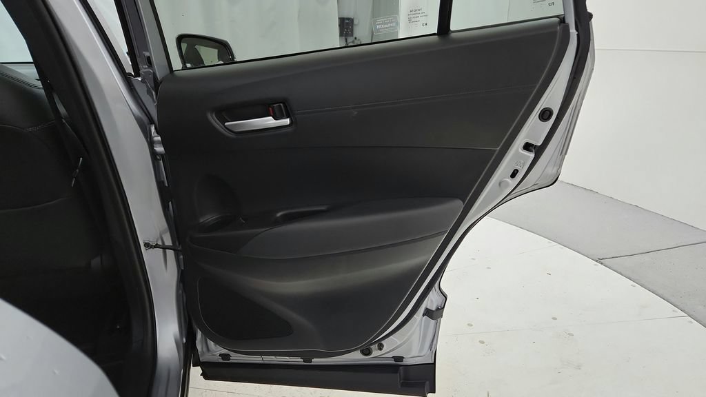 Used 2022 Toyota Corolla Cross XLE w/ Convenience Package AWD/4WD image 19