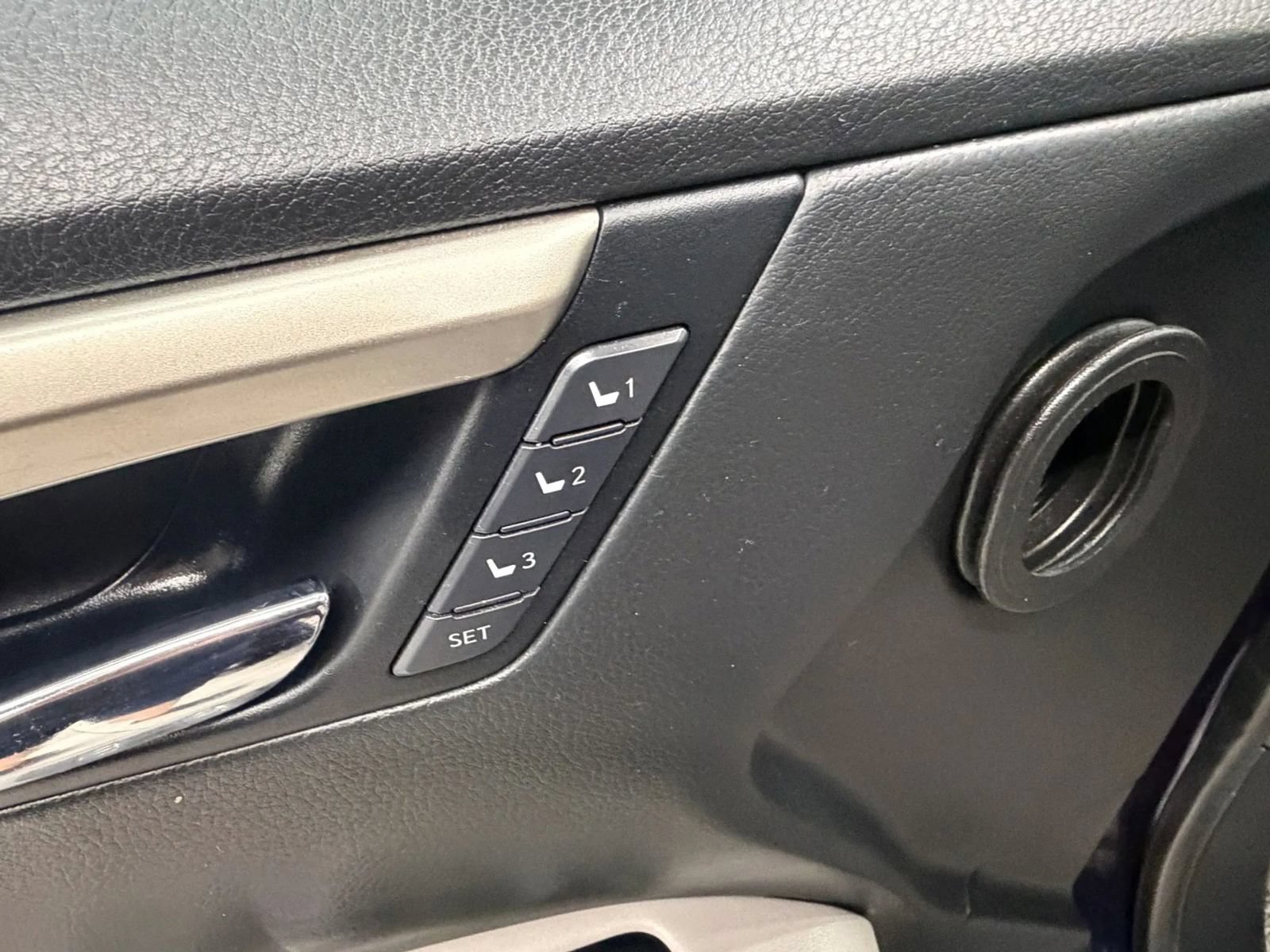 Used 2016 Lexus RX 450h FWD image 22