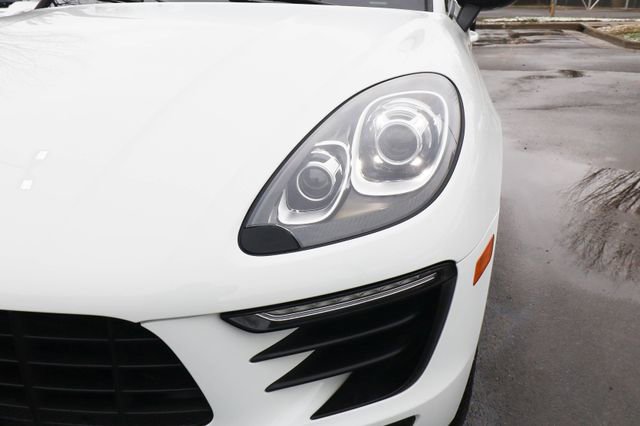 Used 2018 Porsche Macan AWD/4WD image 17